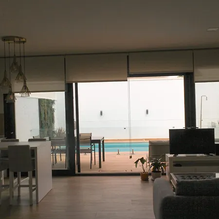 Sunrise & Pool Mairena Metro * 마리나데알자라프