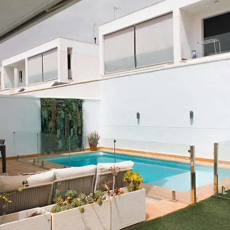 Sunrise & Pool Mairena Metro *