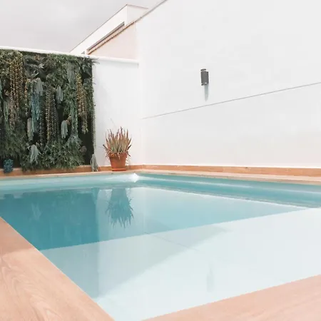 펜션 Sunrise & Pool Mairena Metro