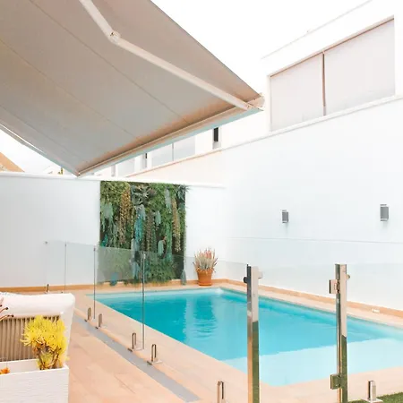 Сasa de vacaciones Sunrise & Pool Mairena Metro Mairena del Aljarafe